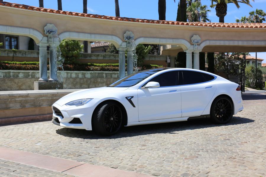  Tesla Model S P85D Elizabeta by Larte Design 2015 года  (фото 35 из 72)